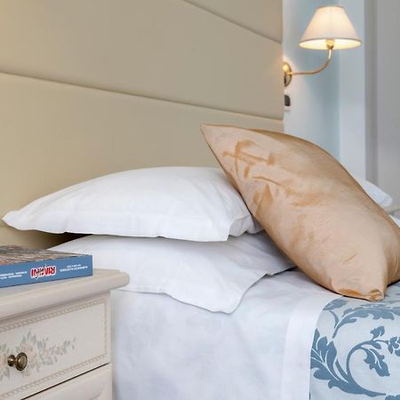 Hotel Carlton Beach Rimini Extérieur photo