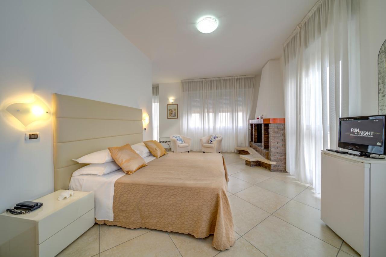 Hotel Carlton Beach Rimini Extérieur photo