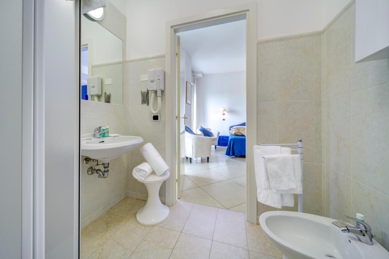 Hotel Carlton Beach Rimini Extérieur photo