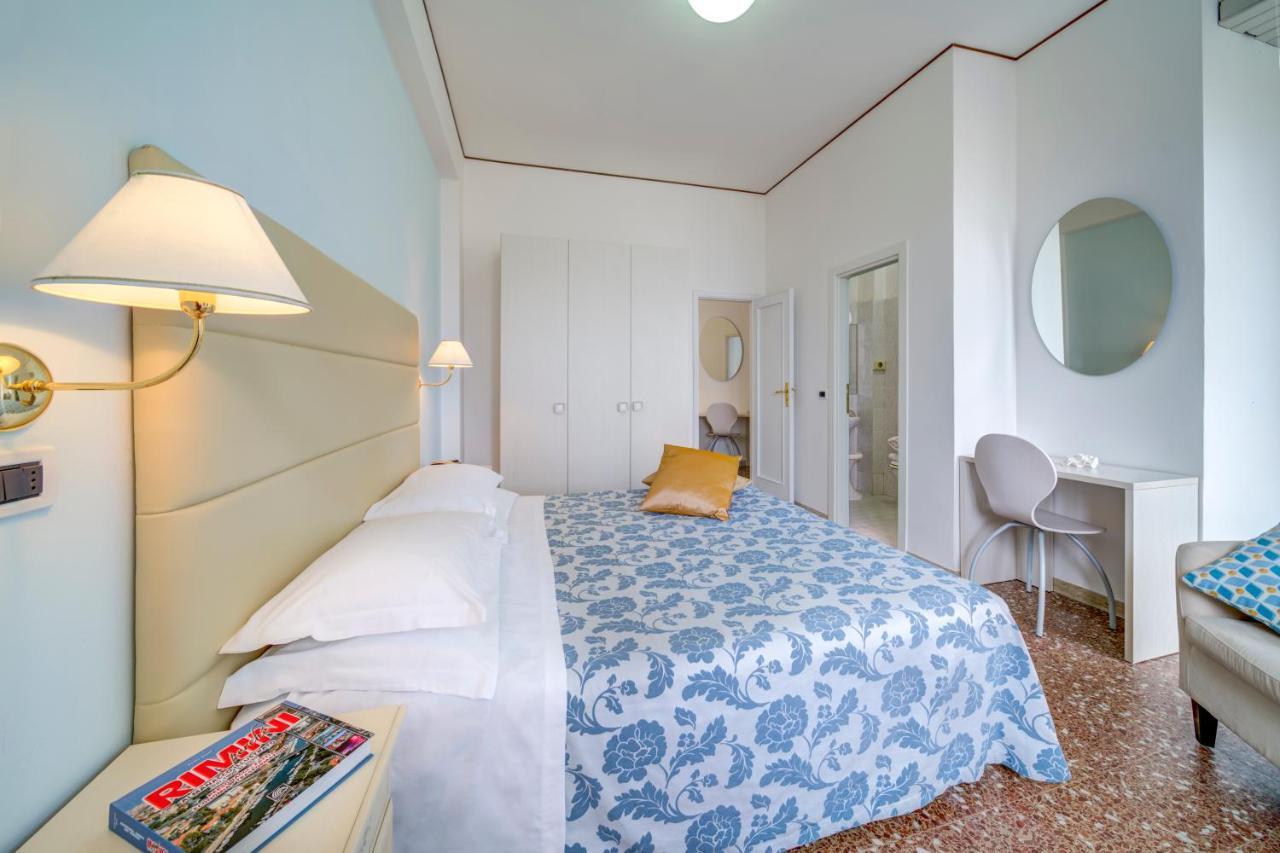 Hotel Carlton Beach Rimini Extérieur photo